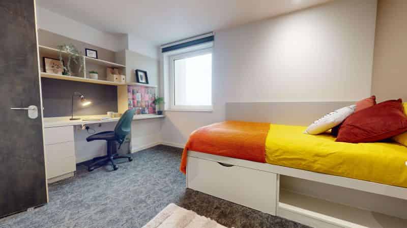 Common Area?w=400&h=260&fit=crop&q=40&auto=format&trim=auto