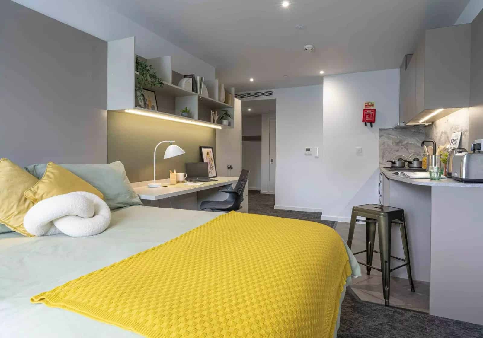 Amenities?w=400&h=260&fit=crop&q=40&auto=format&trim=auto