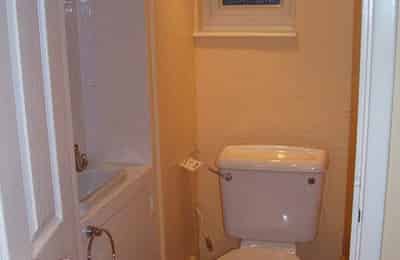 Worcester Road Sutton SM2, London - London, England, United Kingdom - 1 Bedroom 1 Bathroom - Bathroom