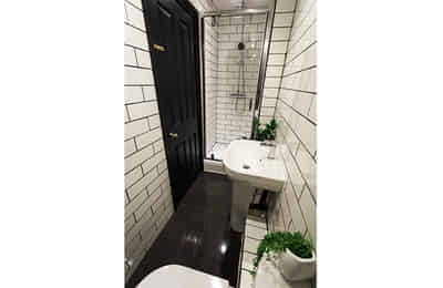 Common Area?w=400&h=260&fit=crop&q=40&auto=format&trim=auto