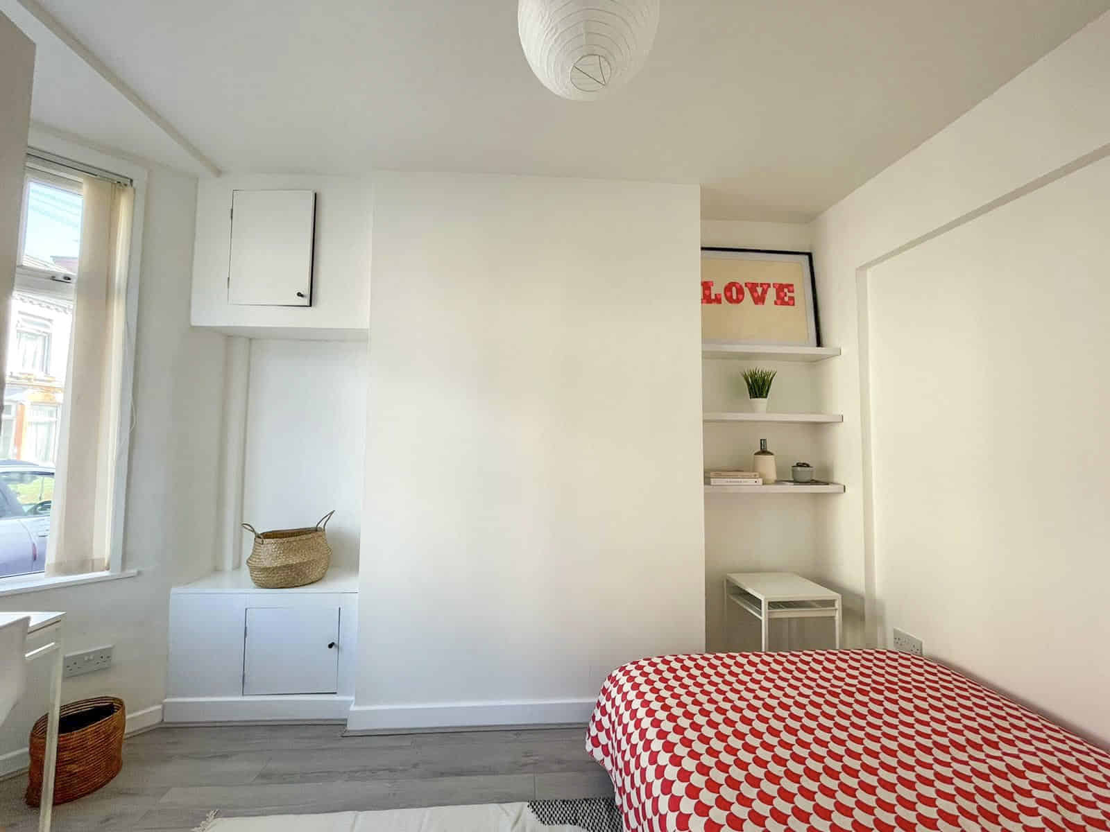 Bathroom?w=400&h=260&fit=crop&q=40&auto=format&trim=auto