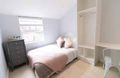 Common Area?w=400&h=260&fit=crop&q=40&auto=format&trim=auto