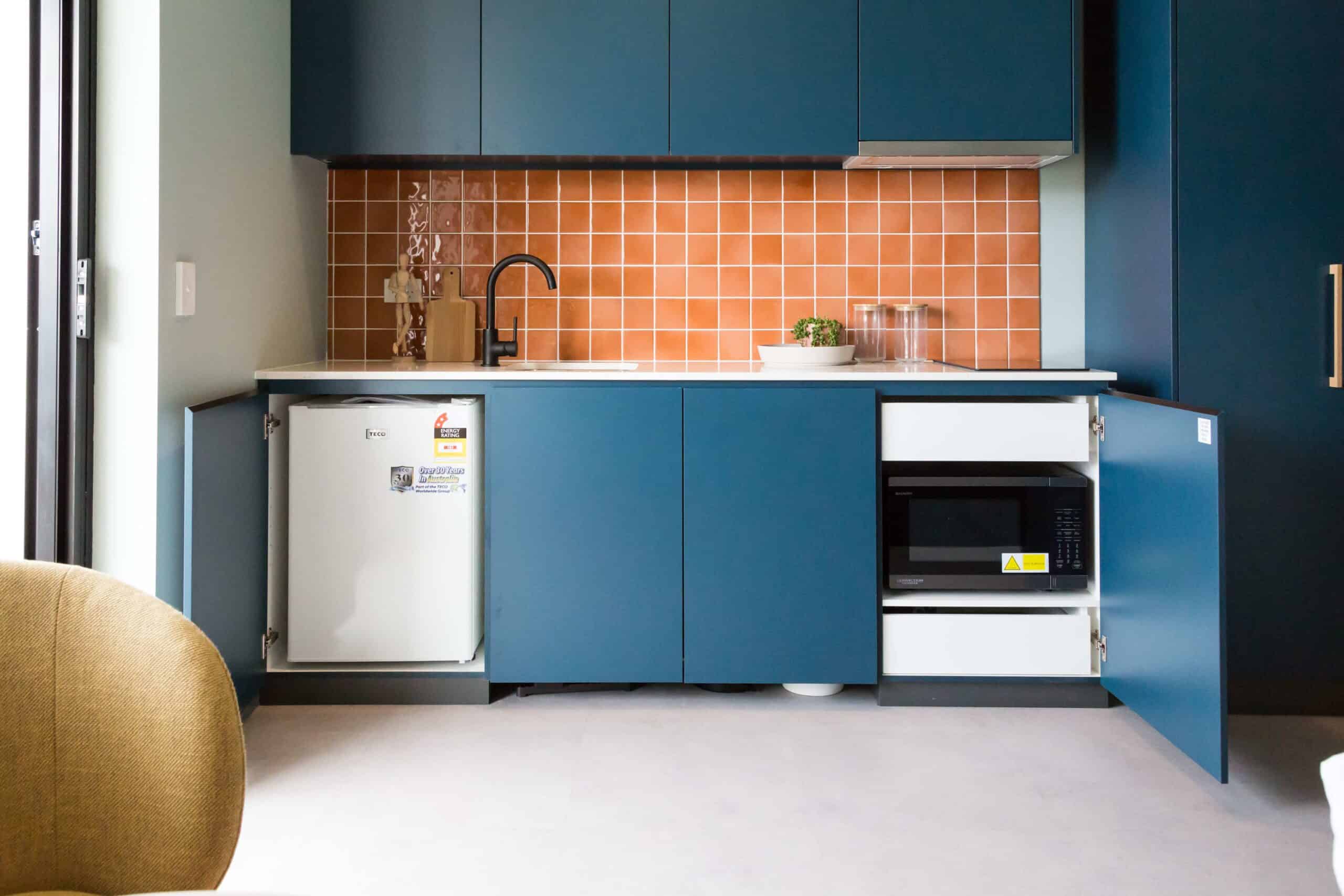 Amenities?w=400&h=260&fit=crop&q=40&auto=format&trim=auto