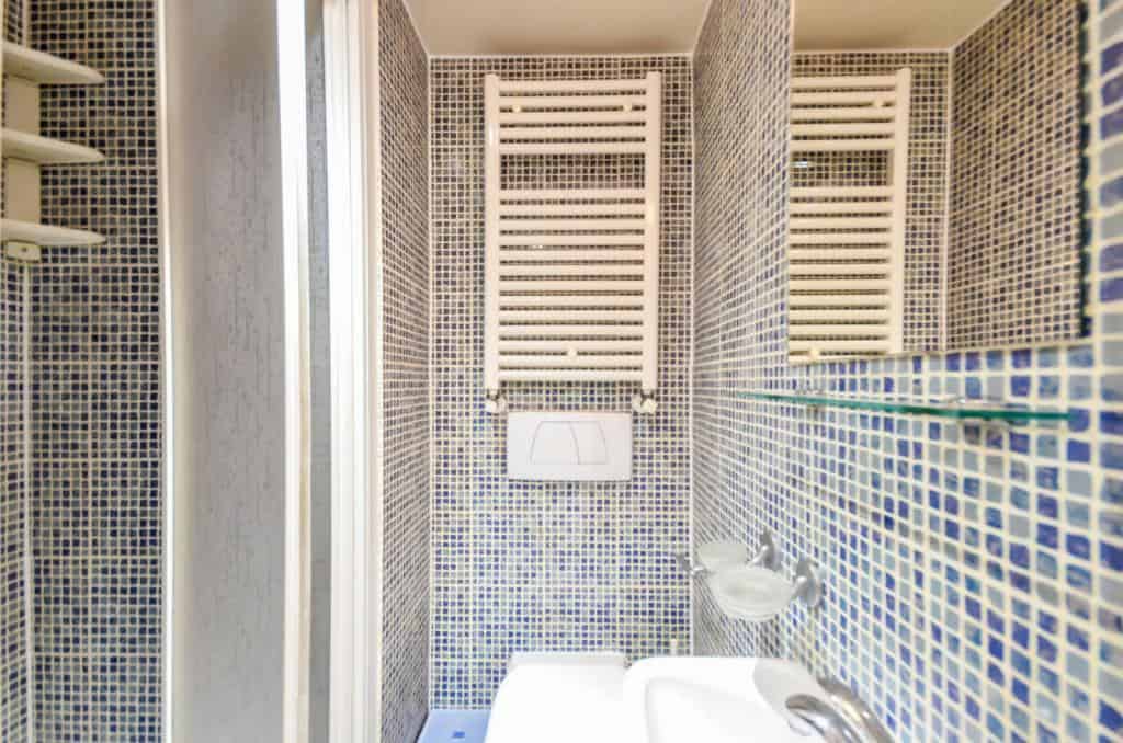 Fairholme Road  W14, London - London, England, United Kingdom - 1 Bed 1 Bath - Bathroom