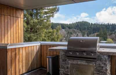 Yugo Eugene Skybox, Eugene - Eugene, Oregon, United States - Amenities