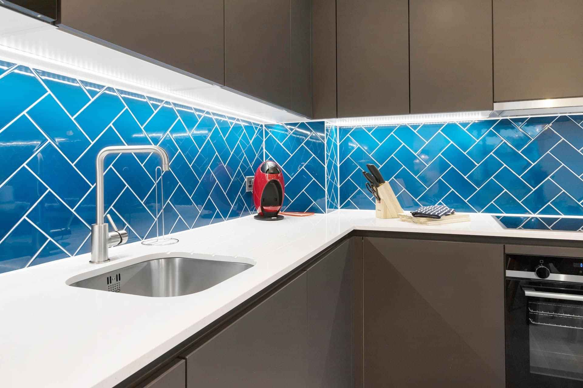 Common Area?w=400&h=260&fit=crop&q=40&auto=format&trim=auto