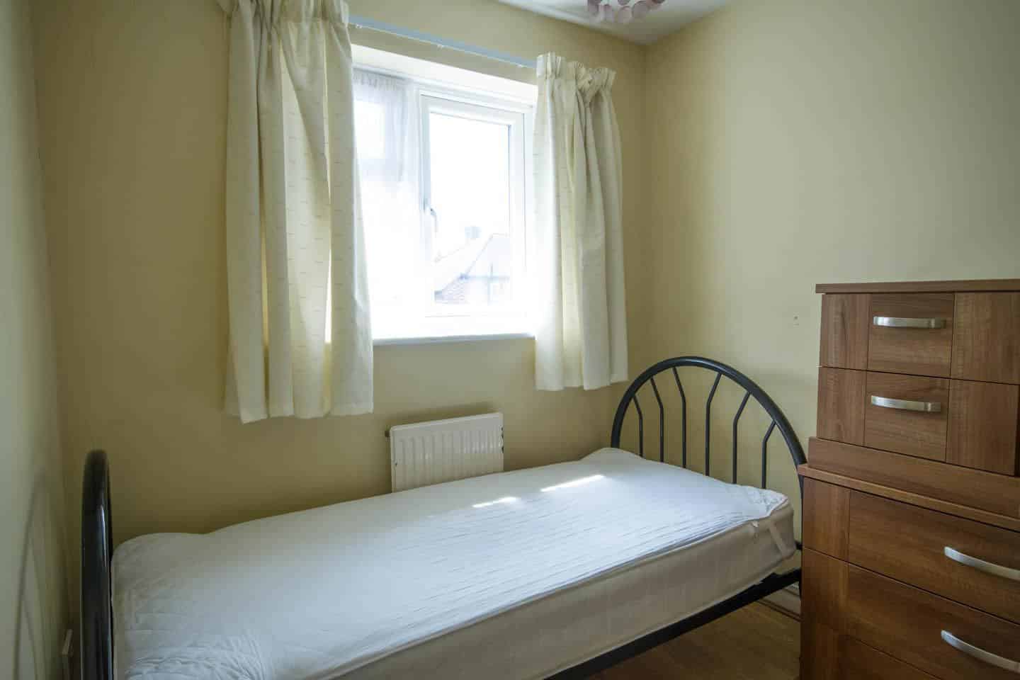 Press Road UB8, London - London, England, United Kingdom - 6 Bed 1 Bath - Bedroom