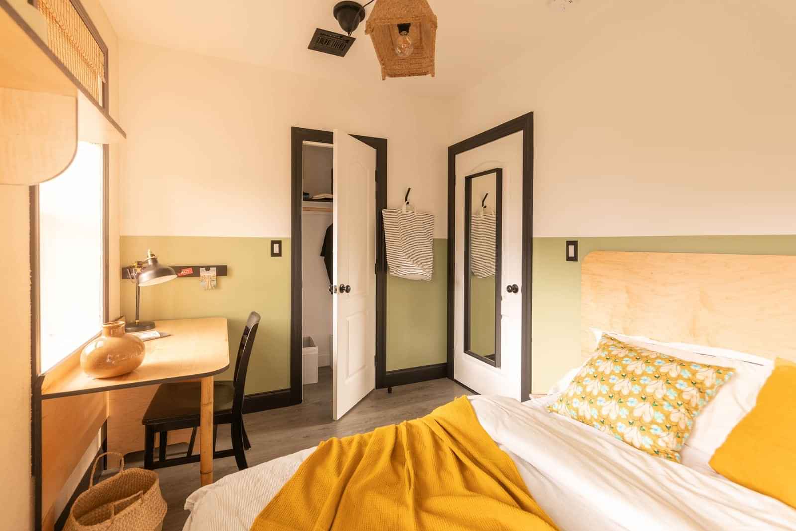 Common Area?w=400&h=260&fit=crop&q=40&auto=format&trim=auto