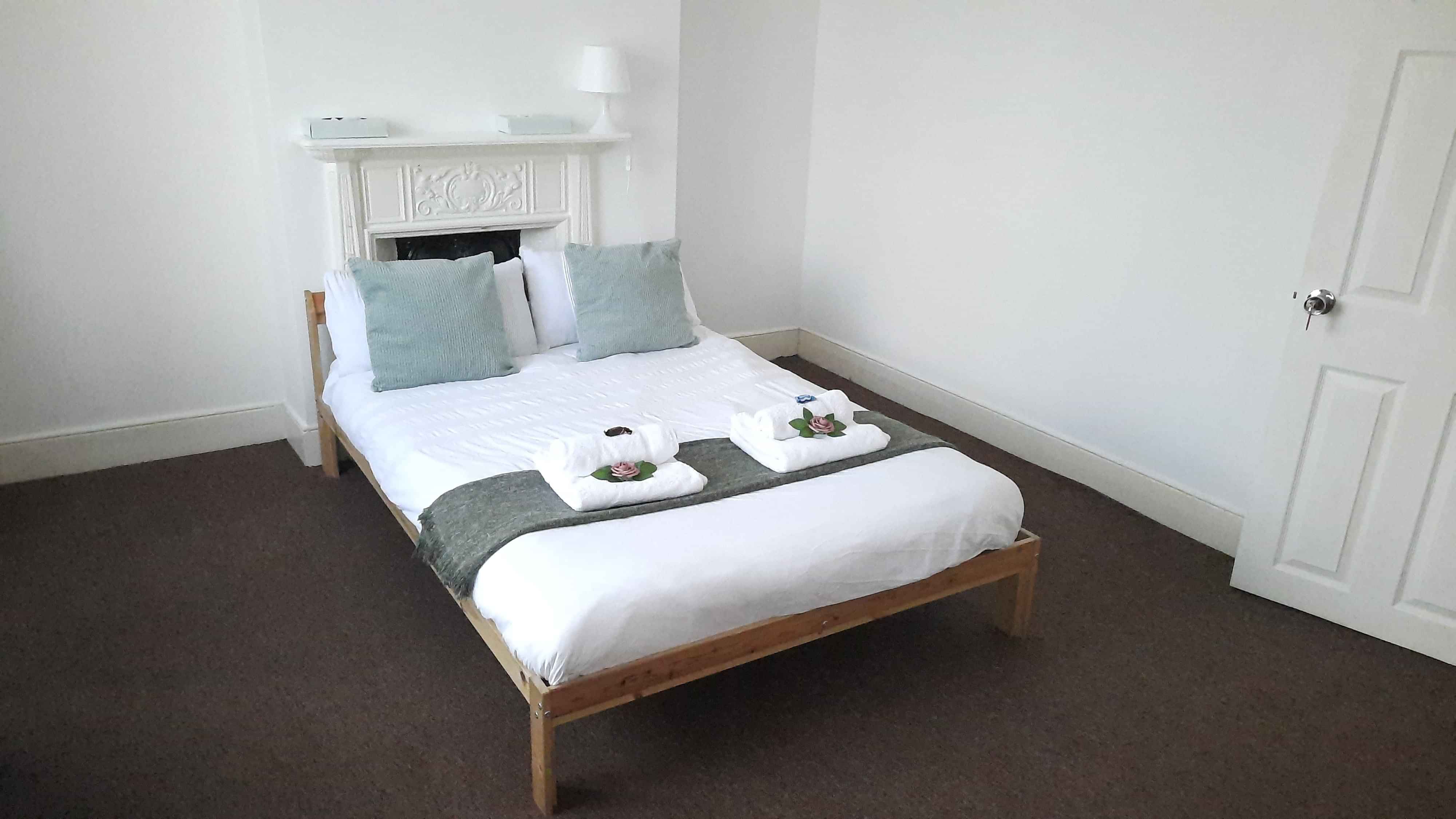 St Erkenwald Road IG11, London - London, England, United Kingdom - 5 Bedrooms 2 Bathrooms Apartment 2 - Bedroom