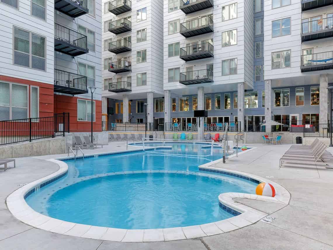 Yugo Cincinnati Deacon, Cincinnati - Cincinnati, Ohio, United States - Amenities