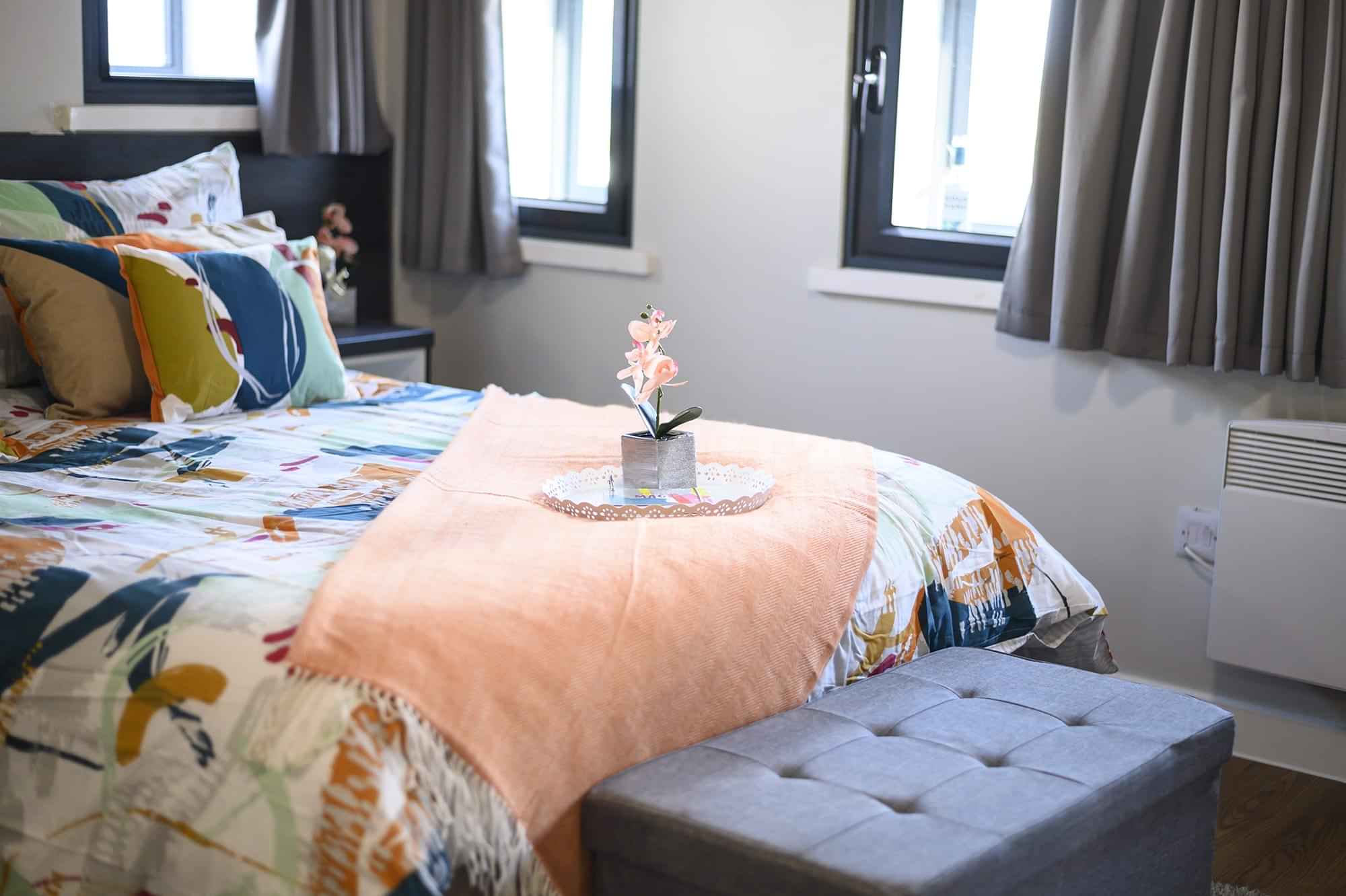 Amenities?w=400&h=260&fit=crop&q=40&auto=format&trim=auto