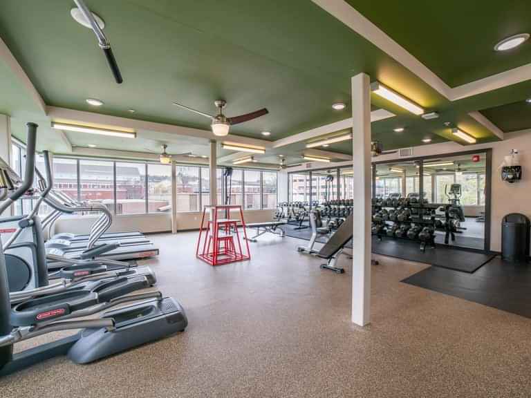 Yugo Fayetteville Dickson, Fayetteville - Fayetteville, Arkansas, United States - Amenities