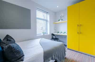 Room in a 4 Bedroom Apartment, 90 Ashford Street, Stoke-on-Trent ST4 2EN - Stoke-on-Trent, England, United Kingdom - 4 Bed Flat - Bedroom