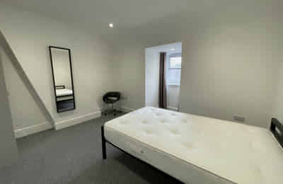 Room in a 6 Bedroom Apartment, 12 Richmond Road, Lincoln LN1 1LQ - Lincoln, England, United Kingdom - 5 Bedroom 5 Bathroom Apartment - 3 - Bedroom