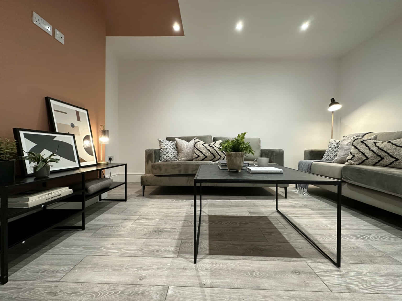 Room in a 6 Bedroom Apartment, 45 Monks Road, Lincoln LN2 5HN - Lincoln, England, United Kingdom - Common Area