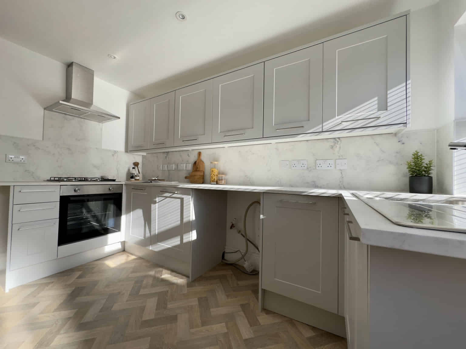 Room in a 6 Bedroom Apartment, 47 Monks Road, Lincoln LN2 5HN - Lincoln, England, United Kingdom - 6 Bedroom 6 Bathroom Apartment - Kitchen