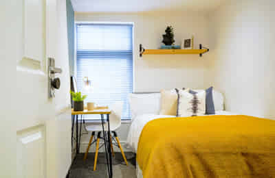 Room in a 6 Bedroom Apartment, 148 West Parade, Lincoln LN1 1QL - Lincoln, England, United Kingdom - 6 Bedroom 2 Bathroom Apartment - 2 - Bedroom
