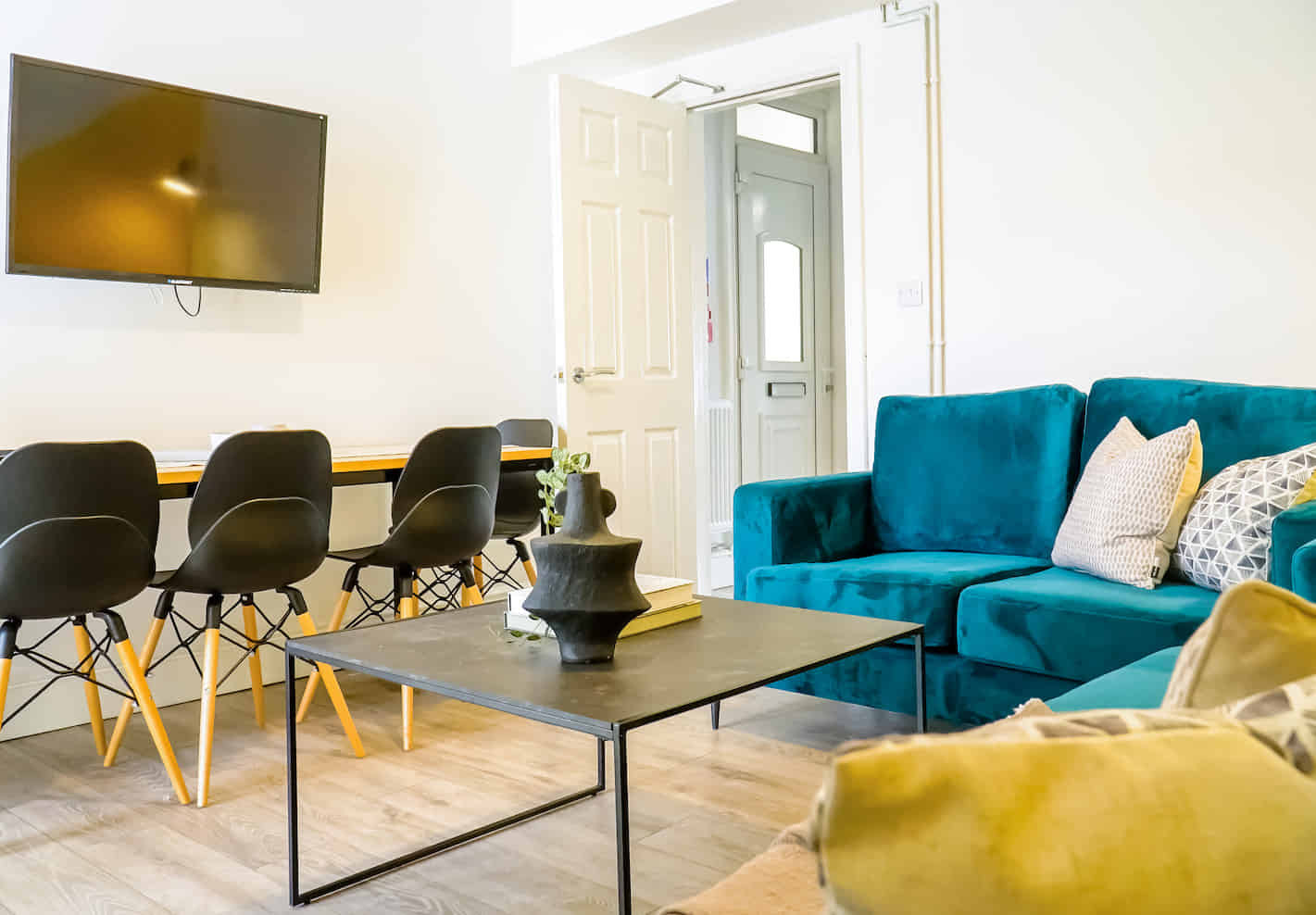 Room in a 7 Bedroom Apartment, 146 West Parade, Lincoln LN1 1QL - Lincoln, England, United Kingdom - 7 Bedroom 2 Bathroom Apartment - 1 - Common Area