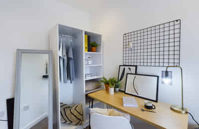 Room in a 4 Bedroom Apartment, 38 Saxony Rd, Liverpool L7 8RU - Liverpool, England, United Kingdom - 4 Bedroom 2 Bedroom Apartment - 1 - Amenities