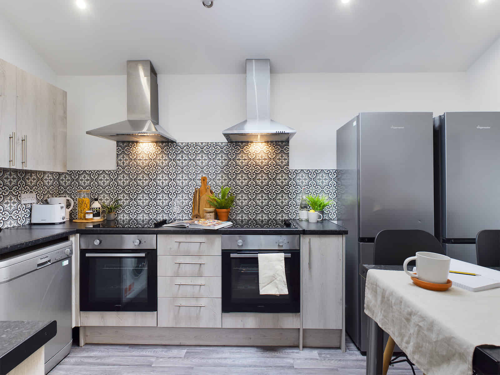 Room in a 4 Bedroom Apartment, 139 Hall Ln, Liverpool, L7 8TF - Liverpool, England, United Kingdom - 4 Bedroom 2 Bathroom Apartment - 1 - Kitchen