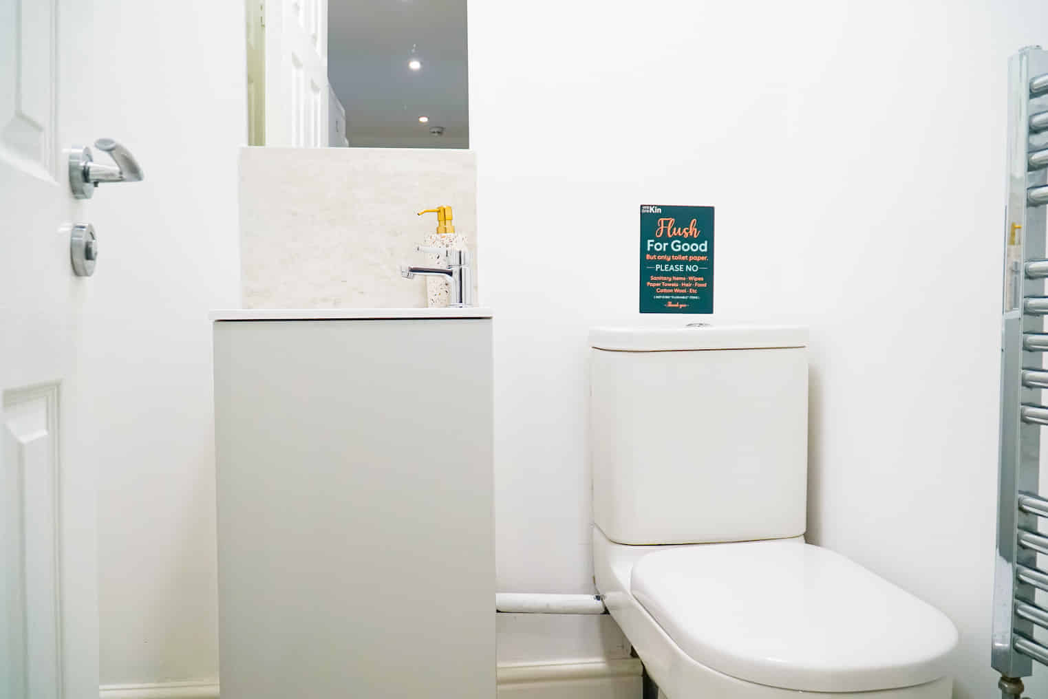 Room in a 4 Bedroom Apartment, 9 Saxony Rd, Liverpool L7 8RT - Liverpool, England, United Kingdom - 4 Bedroom 2 Bathroom Apartment - 1 - Bathroom