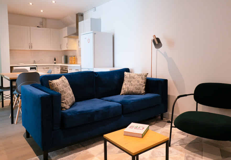 4 Bedroom 2 Bathroom Apartment - 2 - Amenities?w=400&h=260&fit=crop&q=40&auto=format&trim=auto