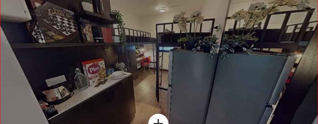 Common Area?w=400&h=260&fit=crop&q=40&auto=format&trim=auto