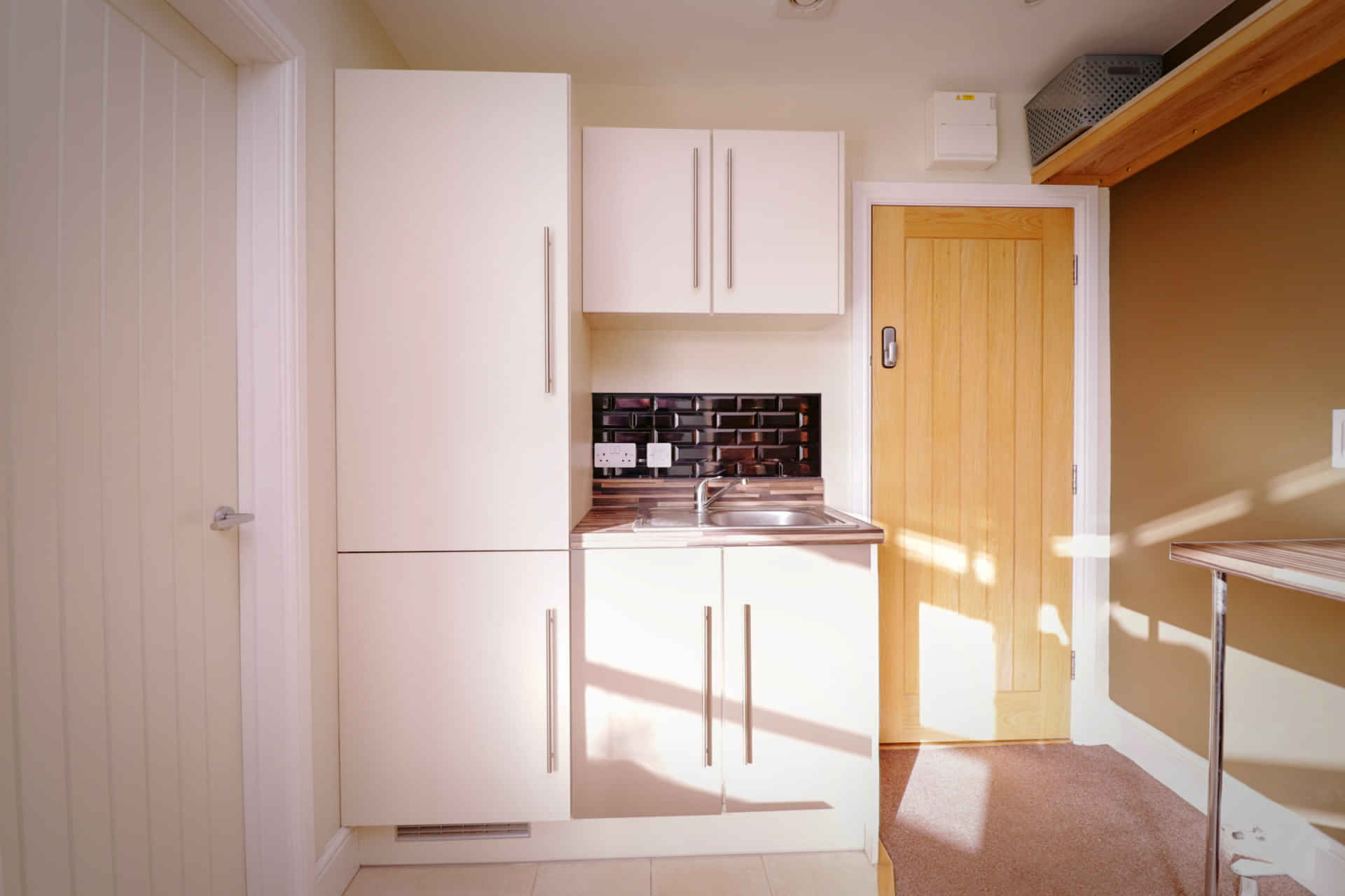 Studio Room, 19 St Catherines, Lincoln LN5 8LT - Lincoln, England, United Kingdom - Studio 1 - Kitchen