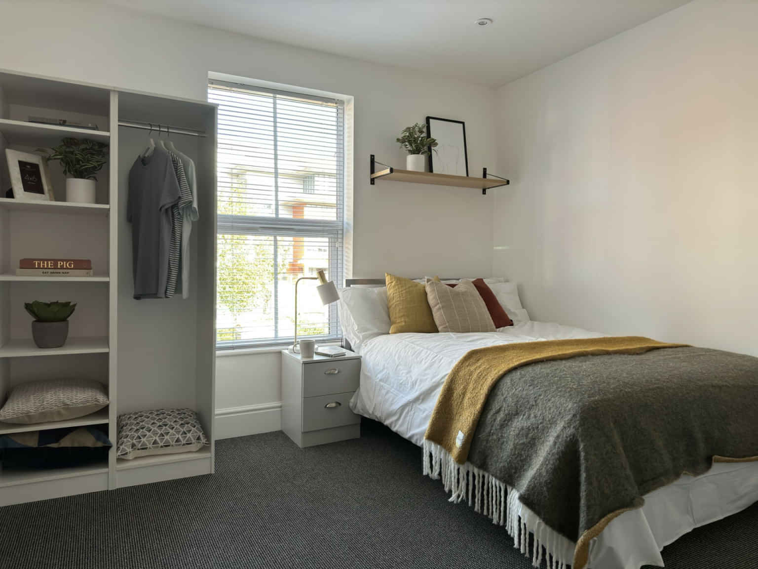 Room in a 6 Bedroom Apartment, 47 Monks Road, Lincoln LN2 5HN - Lincoln, England, United Kingdom - 6 Bedroom 6 Bathroom Apartment - 3 - Bedroom