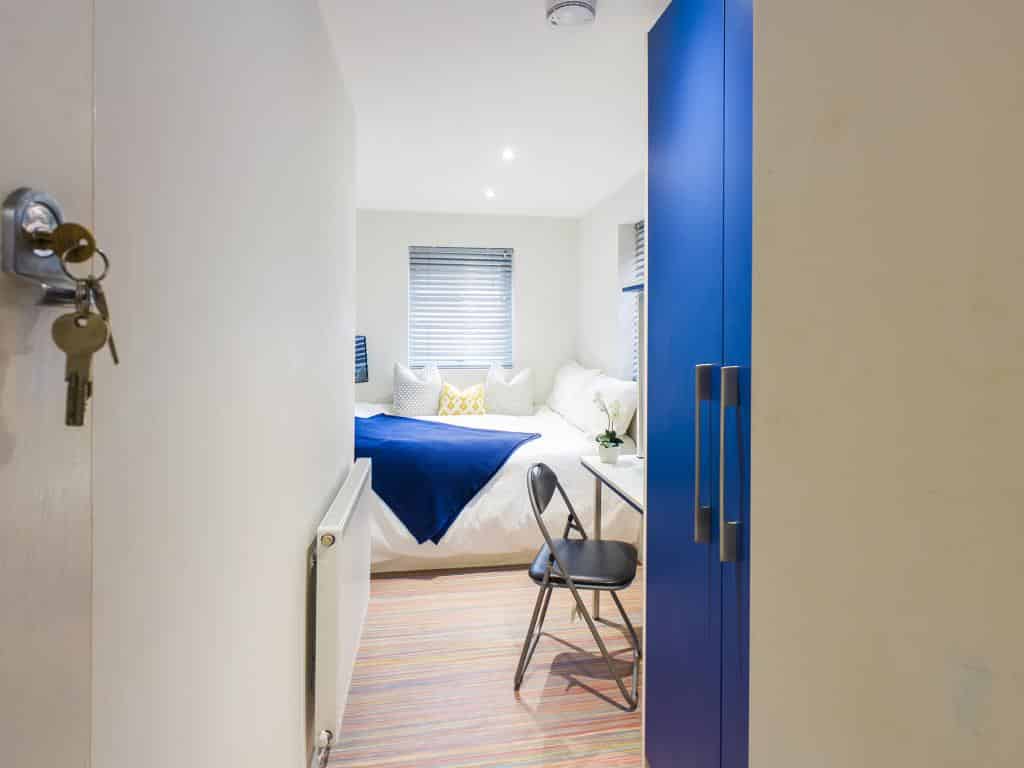 Room in a 5 Bedroom Apartment, 6 Cauldon Road, Stoke-on-Trent ST4 2ED - Stoke-on-Trent, England, United Kingdom - Bedroom 5 - Bedroom