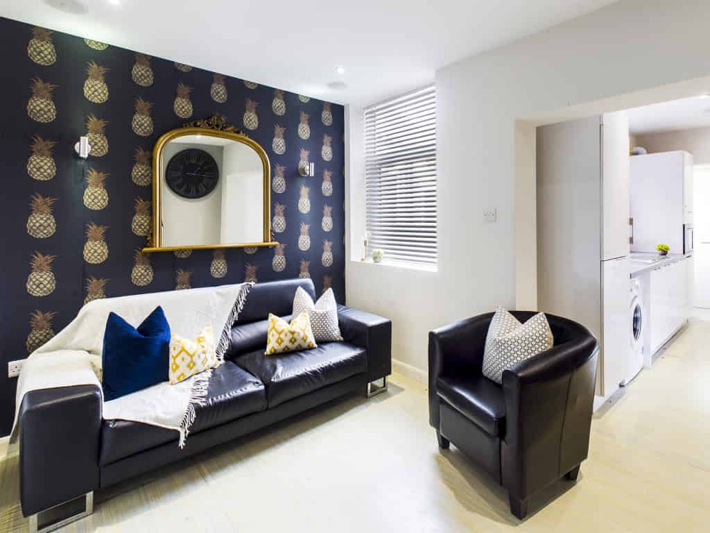 Room in a 4 Bedroom Apartment, 31 Guildford Street, Stoke-on-Trent ST4 2EP - Stoke-on-Trent, England, United Kingdom - 4 Bedroom 1 Bathroom - Common Area