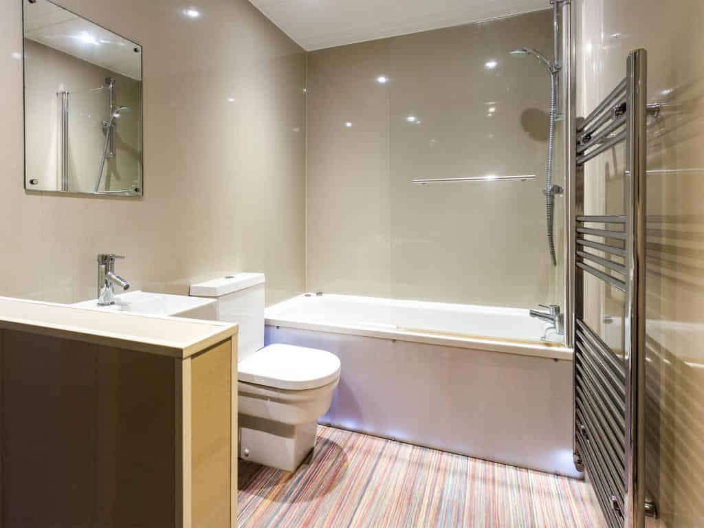 Room in a 4 Bedroom Apartment, 29 Guildford Street, Stoke-on-Trent ST4 2EP - Stoke-on-Trent, England, United Kingdom - 4 Bedroom 1 Bathroom - Bathroom