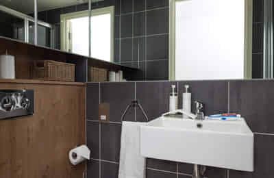 Amenities?w=400&h=260&fit=crop&q=40&auto=format&trim=auto
