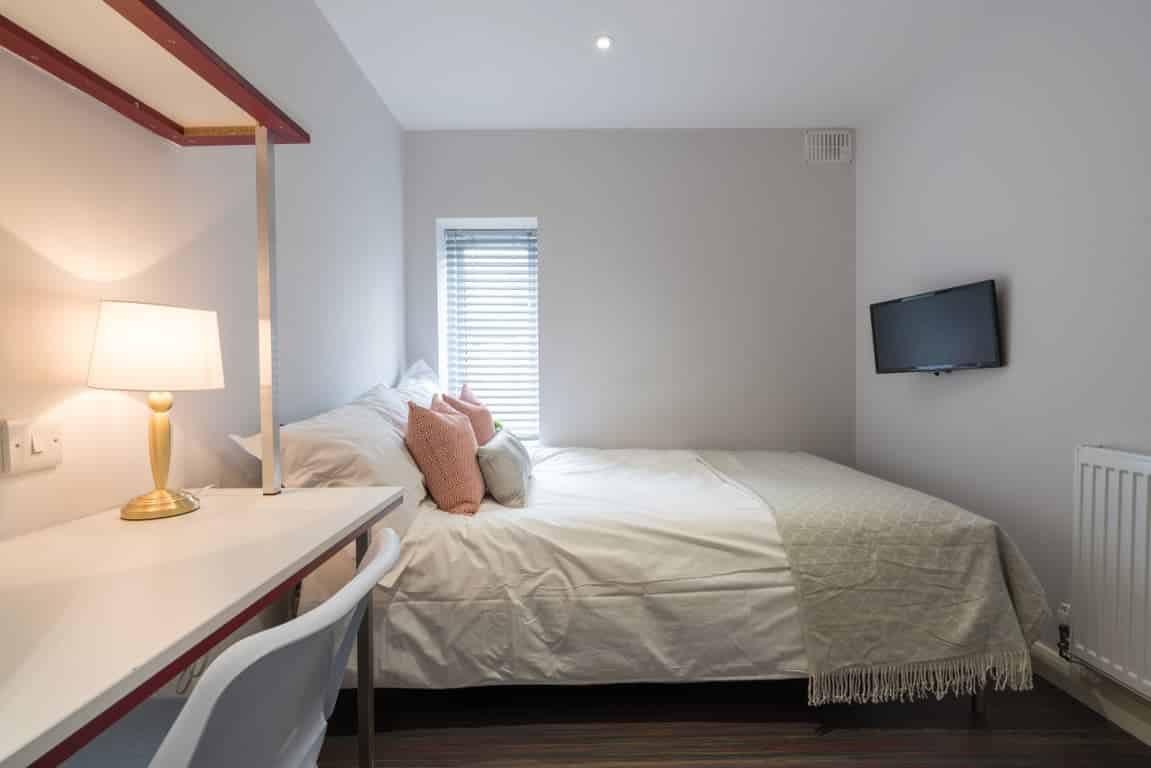 Room in a 5 Bedroom Apartment, 41 Seaford Street, Stoke-on-Trent ST4 2EU - Stoke-on-Trent, England, United Kingdom - 5 Bedroom 2 Bathroom Apartment - Bedroom