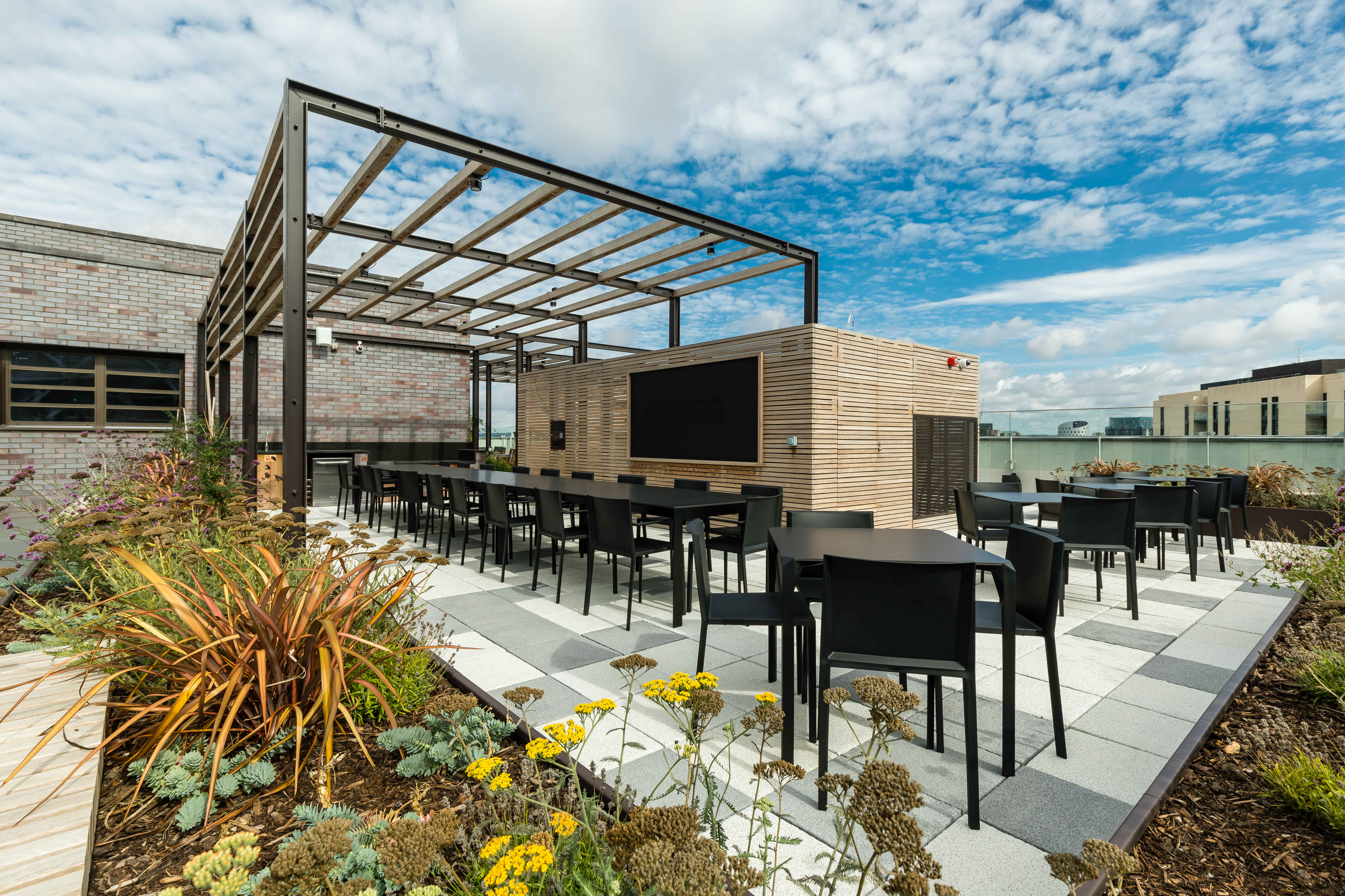 Beton, London - London, England, United Kingdom - Amenities