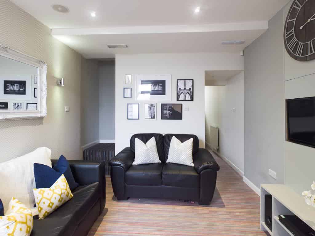 Room in a 4 Bedroom Apartment, 93 Thornton Road, Stoke-on-Trent ST4 2BD - Stoke-on-Trent, England, United Kingdom - 4 Bedroom 1 Bathroom Apartment  - Common Area