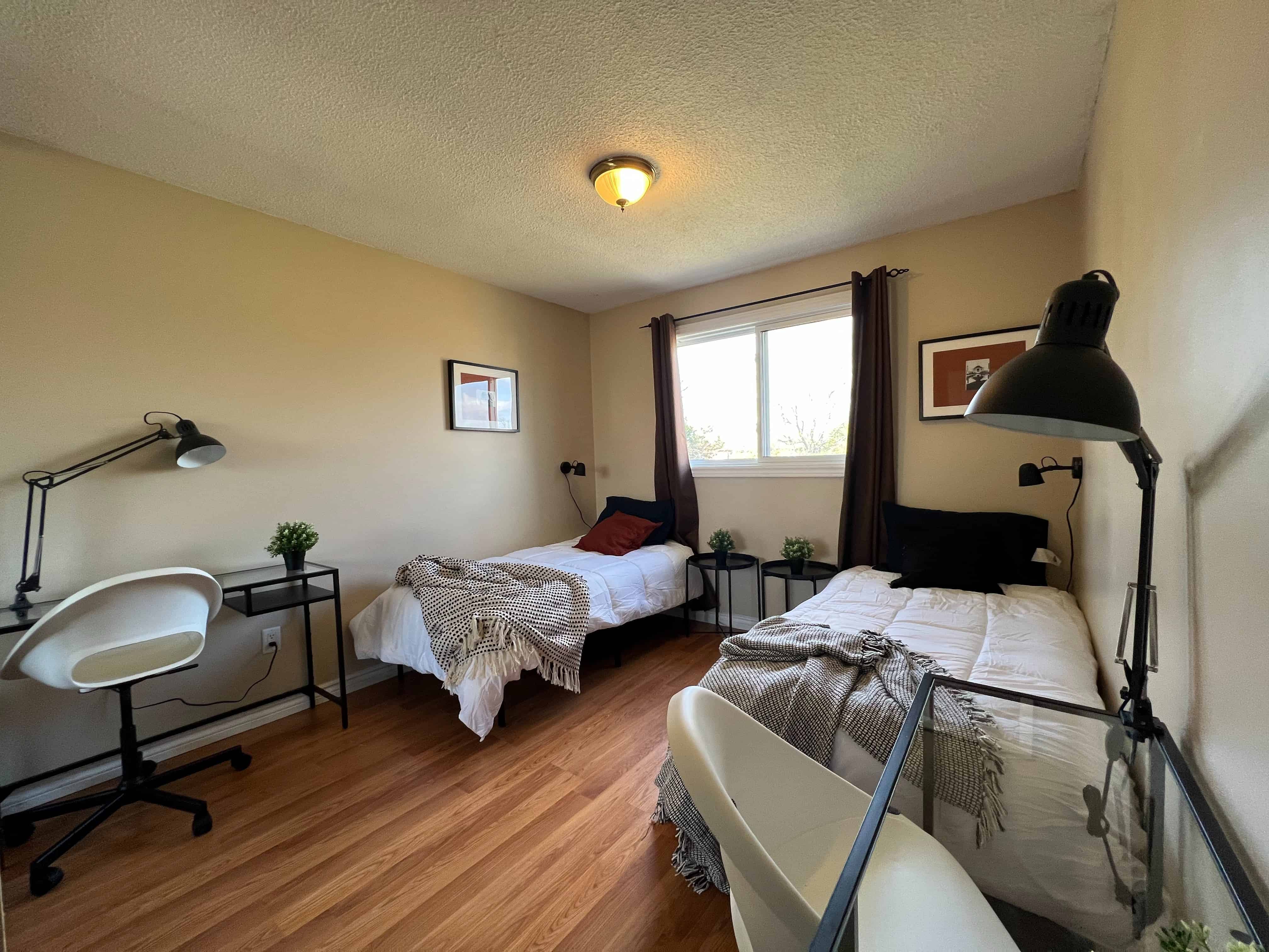 108 Murray St, Toronto - Toronto, Ontario, Canada - Seaside Room A - Shared( 1 Bed 1 Bath ) - Bedroom
