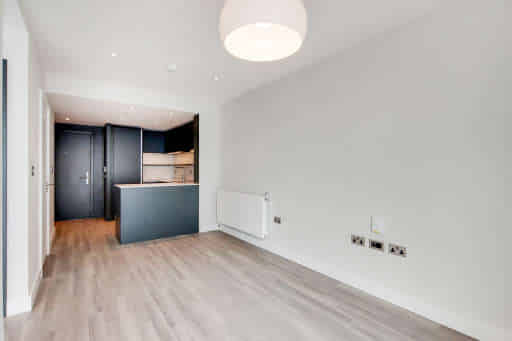 Common Area?w=400&h=260&fit=crop&q=40&auto=format&trim=auto