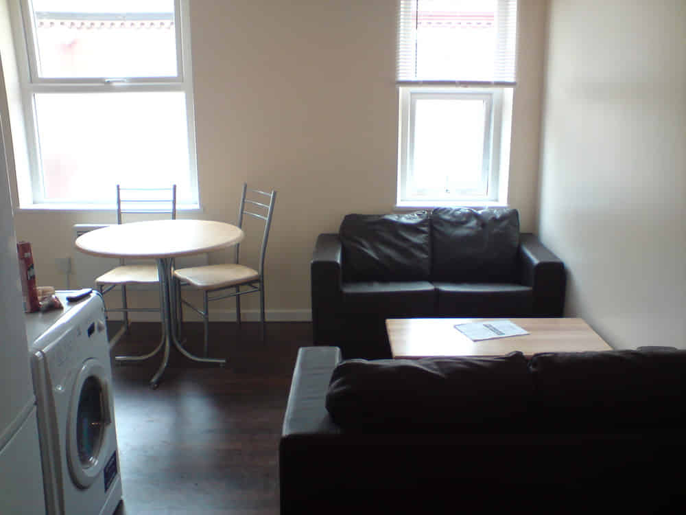 4 Bedroom Apartment, 58 Ruskin Avenue, Burleigh St, Manchester M15 6ET - Manchester, England, United Kingdom - Bedroom 1 - Common Area