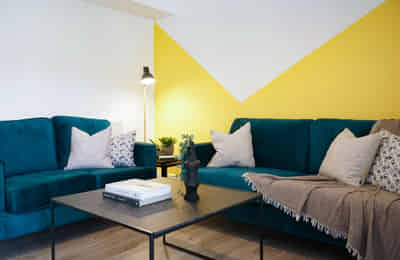 7 Bedroom 2 Bathroom Apartment - 1 - Common Area?w=400&h=260&fit=crop&q=40&auto=format&trim=auto