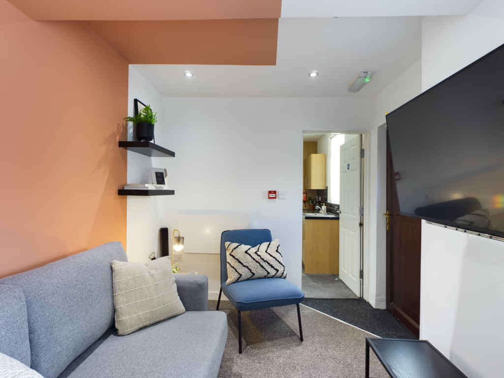 Common Area?w=400&h=260&fit=crop&q=40&auto=format&trim=auto