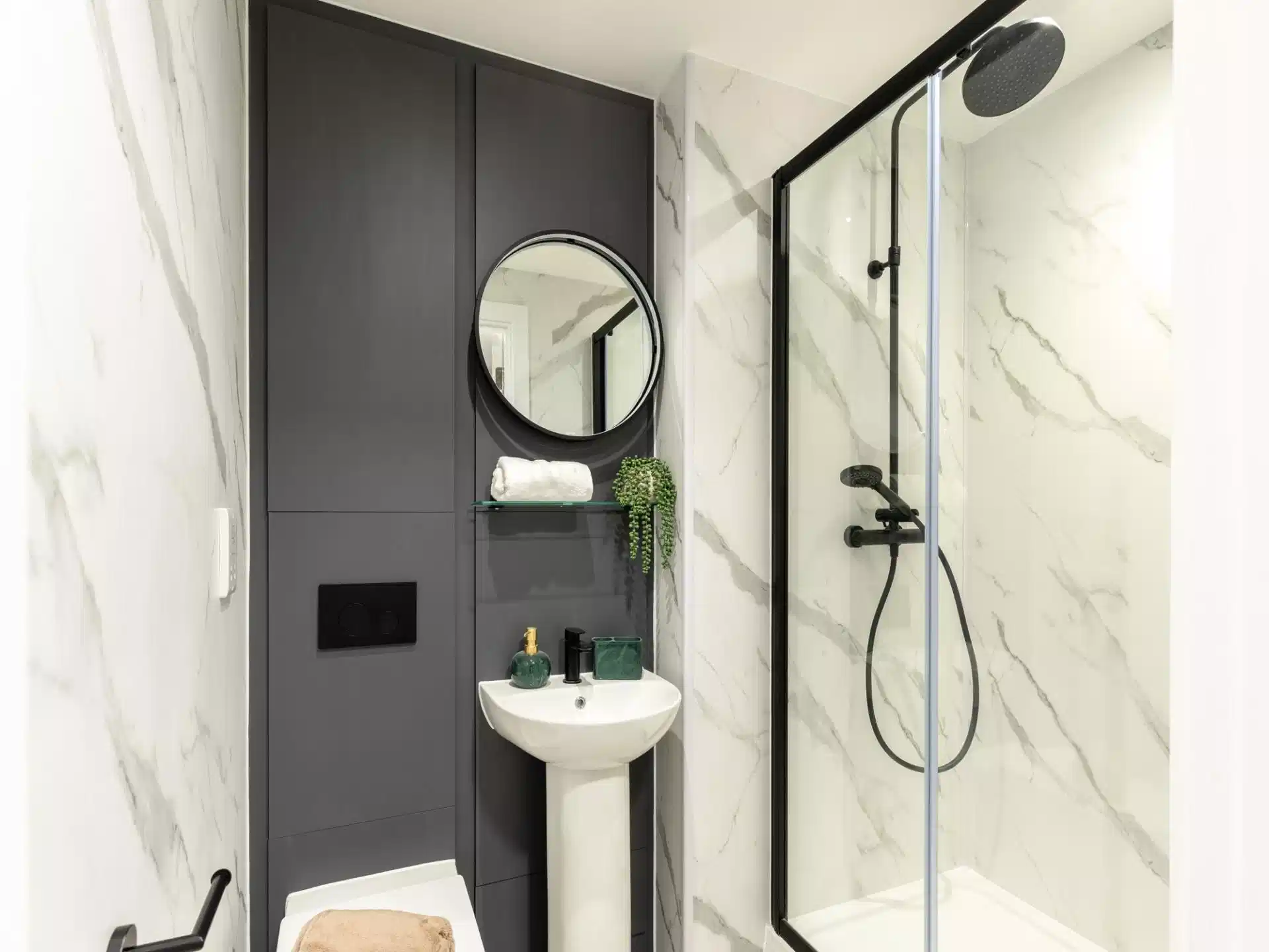 Amenities?w=400&h=260&fit=crop&q=40&auto=format&trim=auto