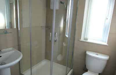 5 Bedroom Apartment - Bedroom?w=400&h=260&fit=crop&q=40&auto=format&trim=auto