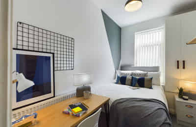 5 Bedroom 5 Bathroom Apartment - 2 - Bathroom?w=400&h=260&fit=crop&q=40&auto=format&trim=auto
