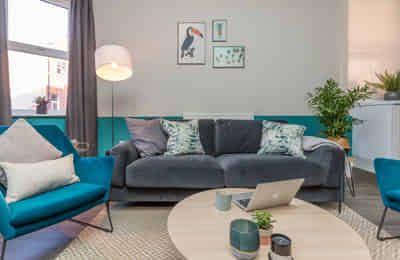 5 Bedroom 2 Bathroom Apartment - 1 - Bathroom?w=400&h=260&fit=crop&q=40&auto=format&trim=auto