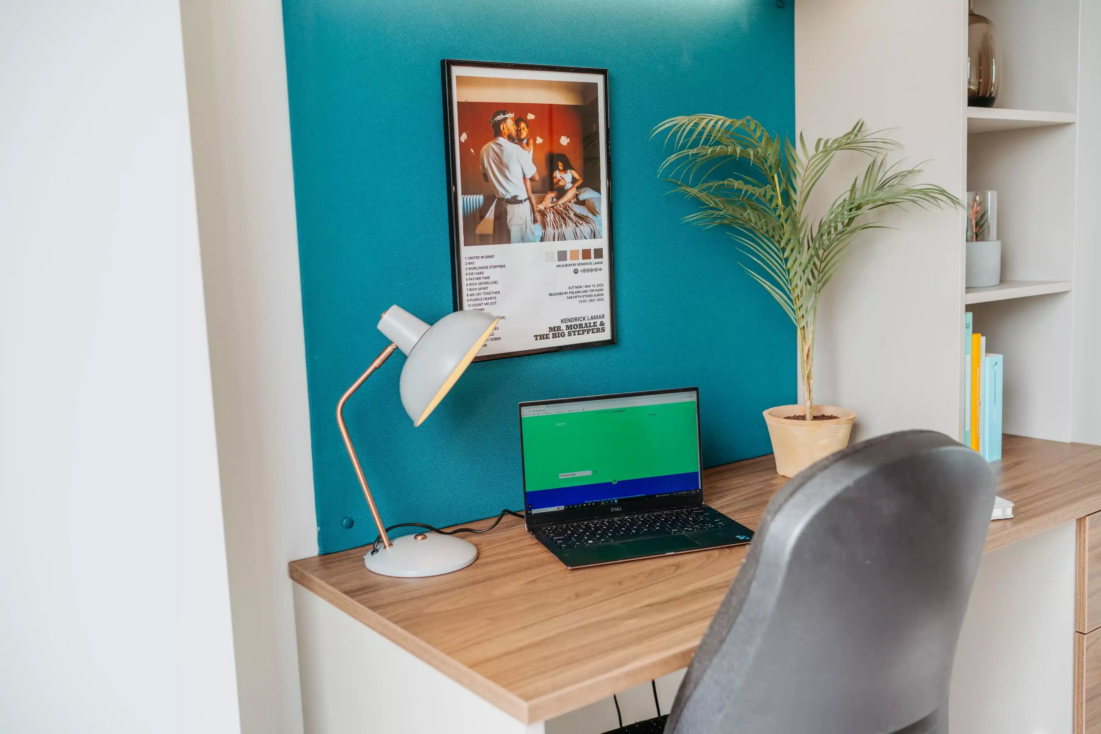 Exterior?w=400&h=260&fit=crop&q=40&auto=format&trim=auto