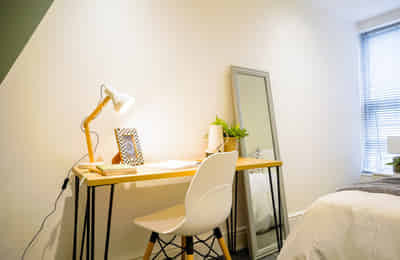 4 Bedroom 2 Bathroom Apartment - 3 - Kitchen?w=400&h=260&fit=crop&q=40&auto=format&trim=auto