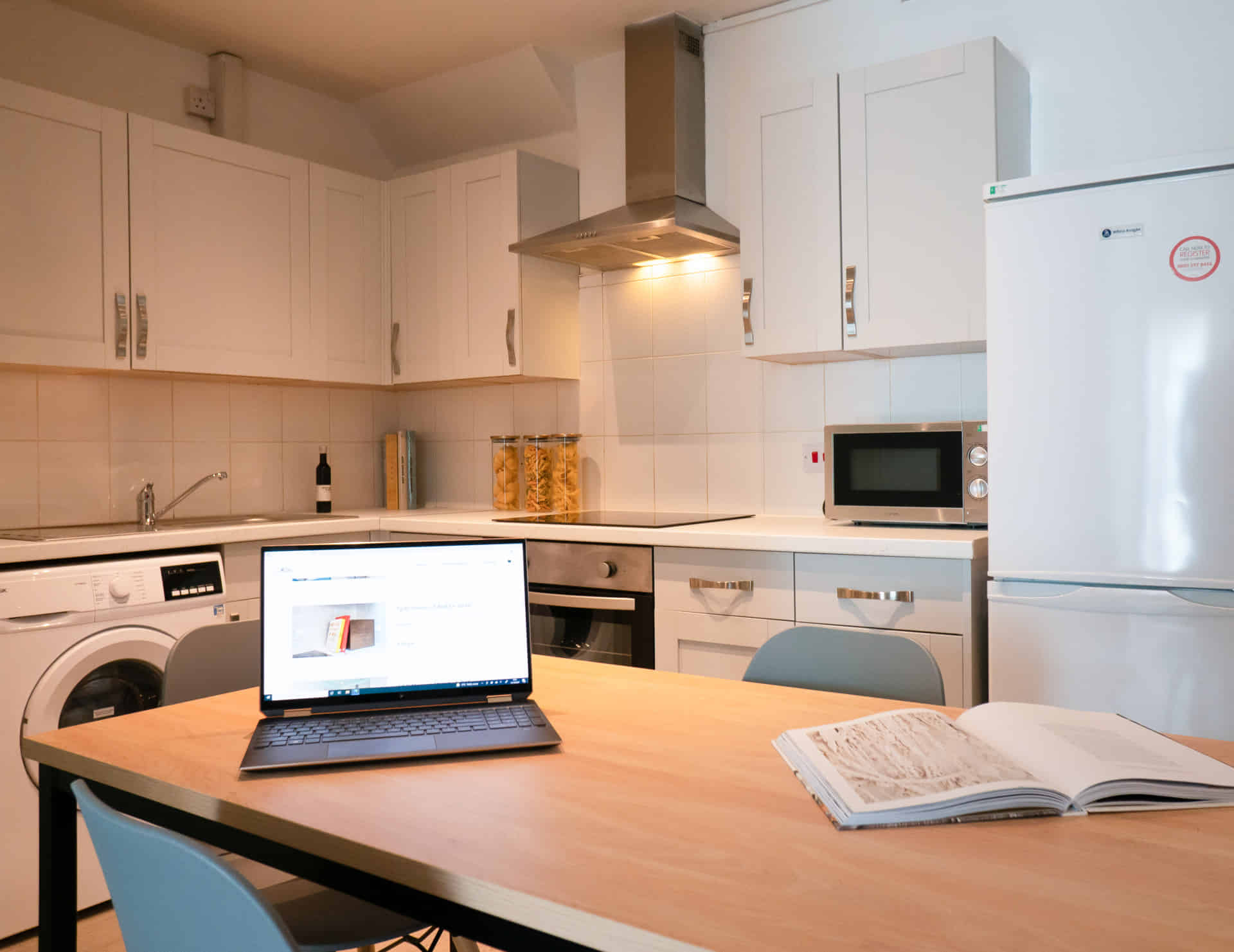 4 Bedroom 1 Bathroom Apartment - 1 - Bedroom?w=400&h=260&fit=crop&q=40&auto=format&trim=auto