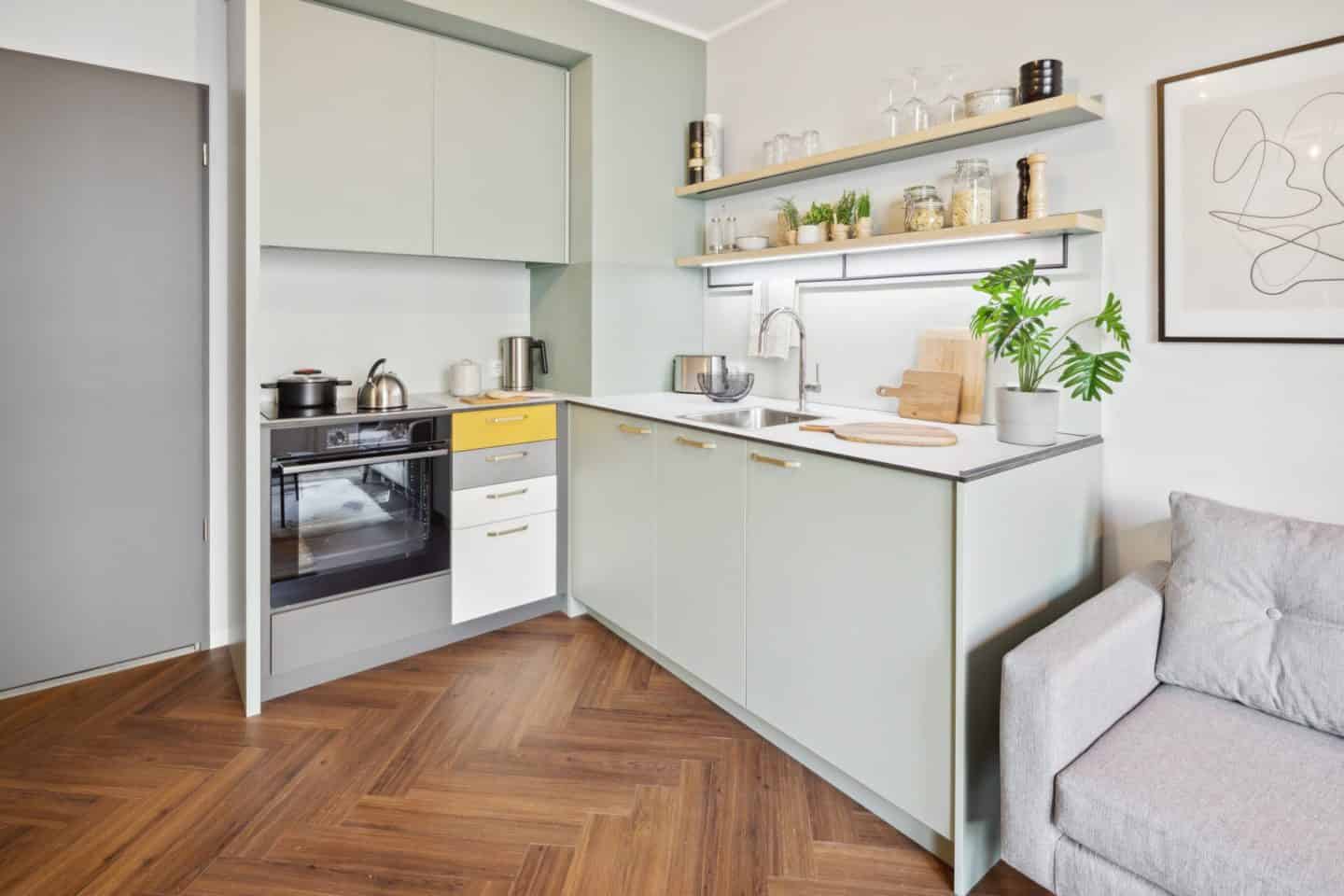 Exterior?w=400&h=260&fit=crop&q=40&auto=format&trim=auto