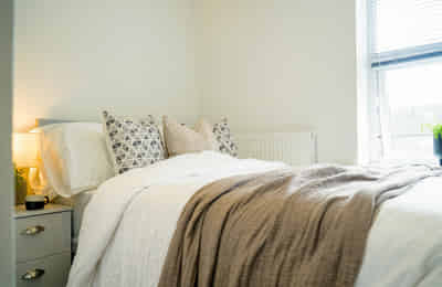6 Bedroom 2 Bathroom Apartment - 1 - Kitchen?w=400&h=260&fit=crop&q=40&auto=format&trim=auto